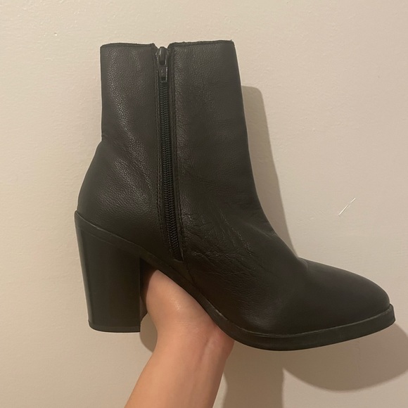Urban Outfitters Maya Leather Boot - Picture 5 of 10